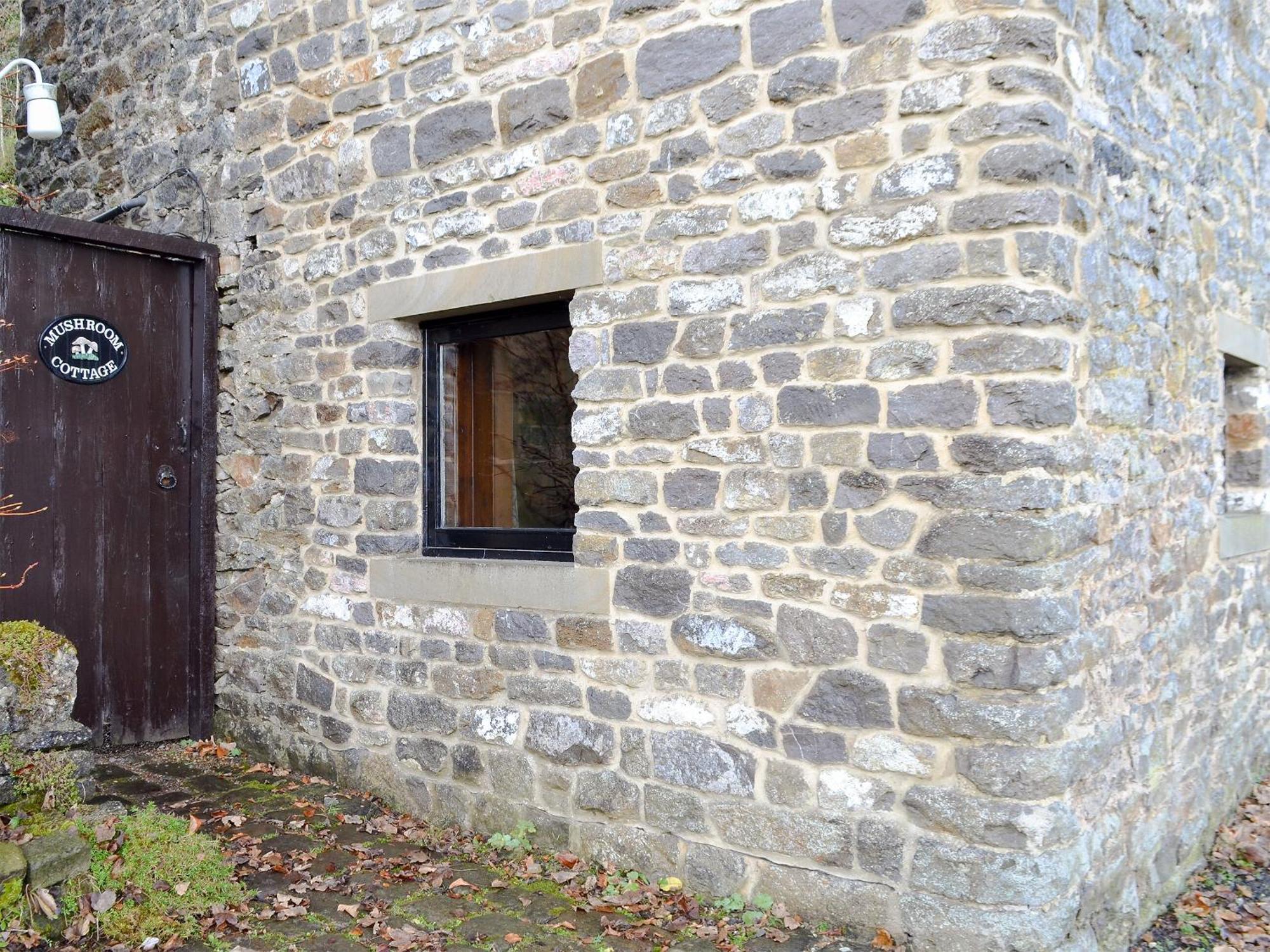 Mushroom Cottage Castleton  Exterior photo